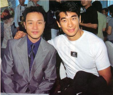 你不知道的"调皮"张国荣:踢向华强椅子,捏脸调戏成龙刘青云