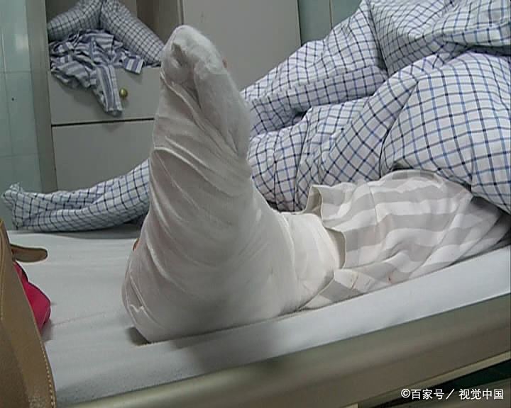 如有的大学生因为打喷嚏导致腰骨折,有的因为玩游戏过于激动导致缺氧