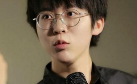 游戏主播:嗨氏跳槽却无力偿还天价违约金,现被列入失信名单