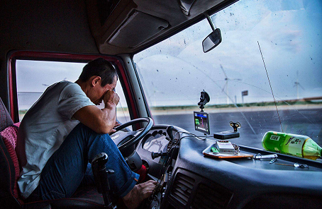 大货车普遍成为"夫妻车",他们究竟是不是"一家人"呢?