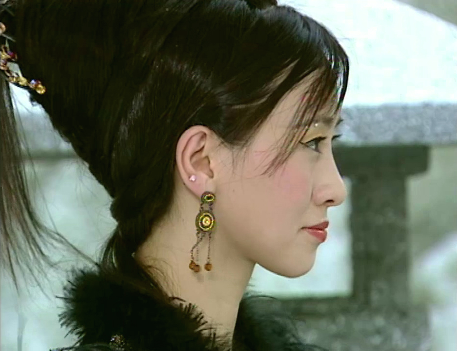 发型又厚又重的古装女子,祝玉妍娇媚,石观音高贵,女皇最霸气