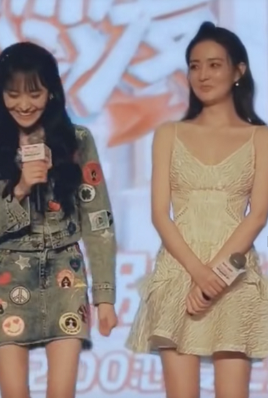 郑爽徐璐参加活动被人拍到生图,看清俩人腰围对比,我没有眼花?