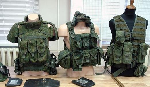 解放军新式单兵防护装备研制成功,适用各种恶劣天气!