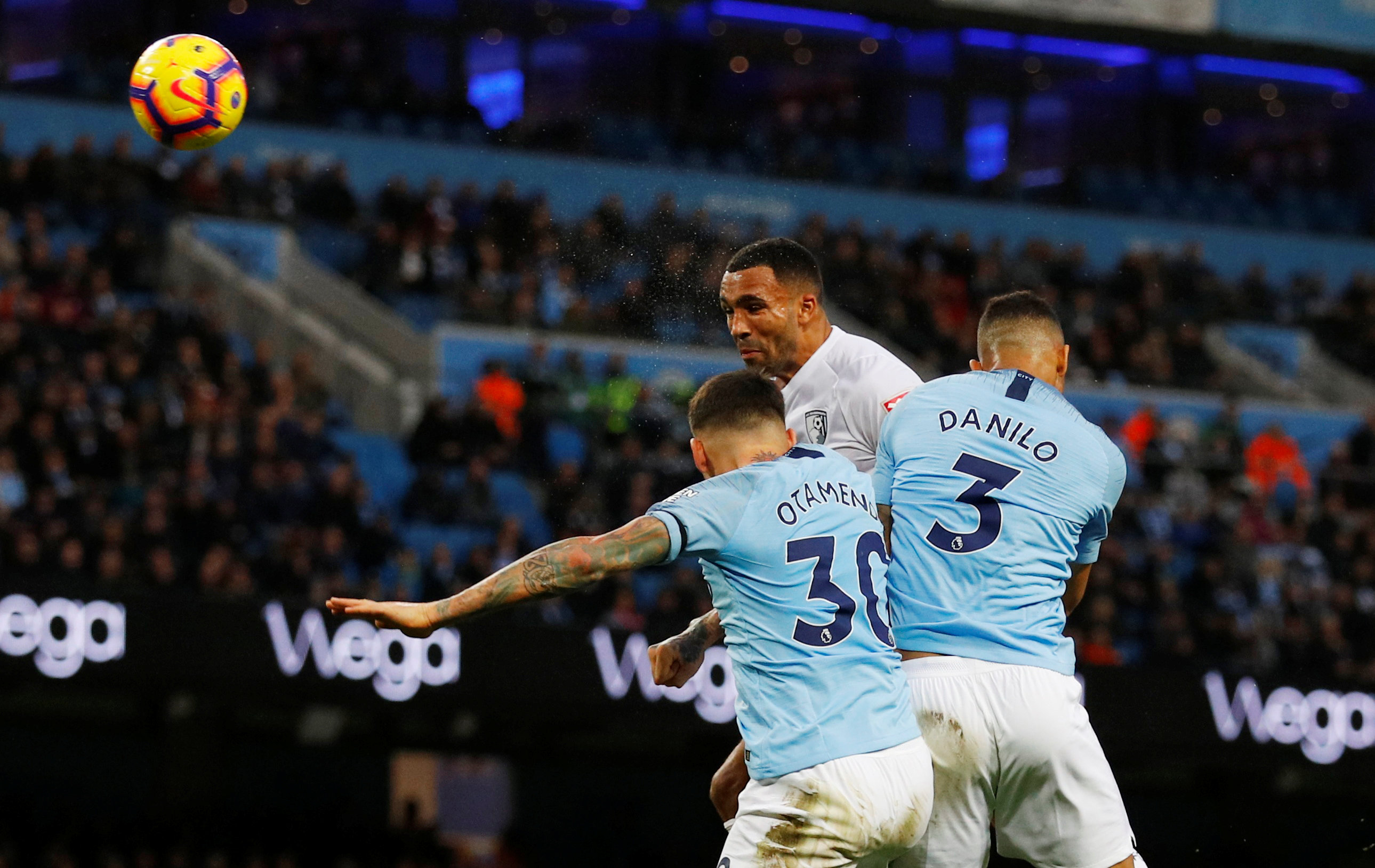 足球——英超联赛:曼城胜伯恩茅斯