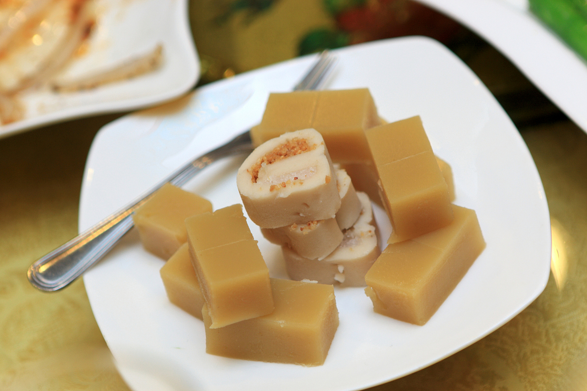 知识创作挑战赛# 马蹄糕是广东的特产之一,以糖水拌合荸荠粉蒸制冻缮