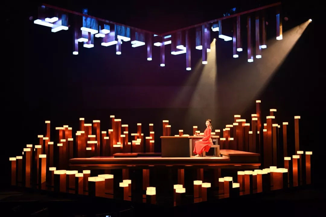 舞台上的女子图鉴 | 音乐剧《周日恋曲》重庆国泰爱上主演娄艺潇