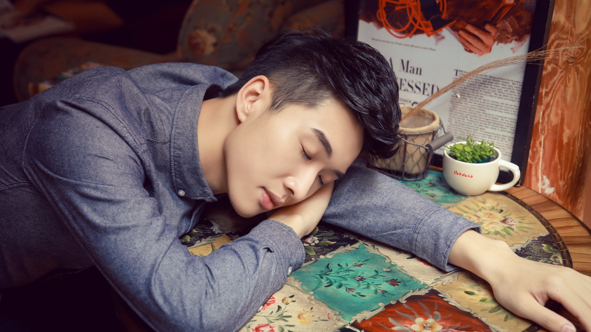 当你接到一个饭局邀请的时候,请你想一想和你一起吃饭的男生是什么