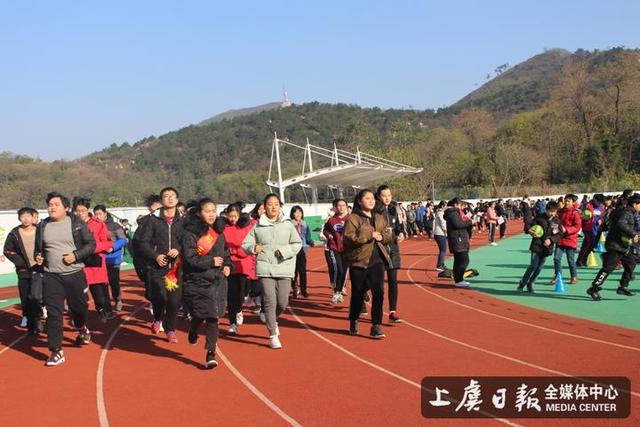 道墟街道中学开展冬季长跑活动