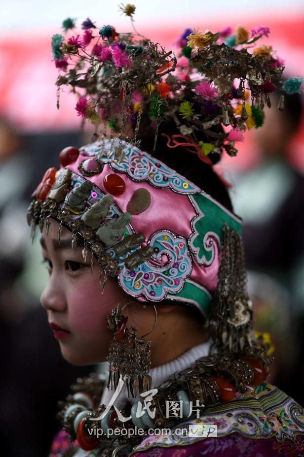 华丽高贵的七十二寨侗族童帽