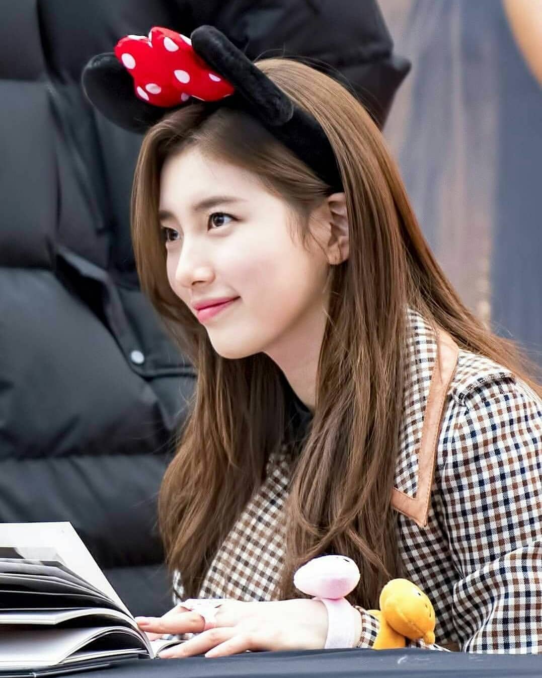 秀智饭拍生图:"国民初恋"有点甜