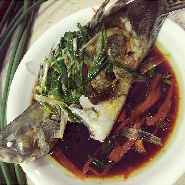 八大菜系之粤菜清蒸鱼,美味的广式清蒸鱼的做法是怎么样的?