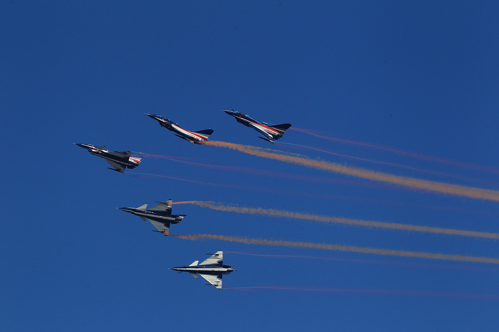 随着解放军海陆空三大军种的战略转型,这几年我们不仅看到了越来越多