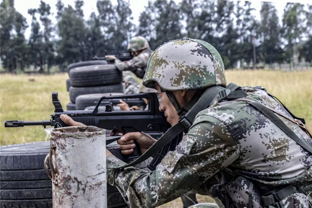 中国军人60公里拉练照曝光!画面过于真实