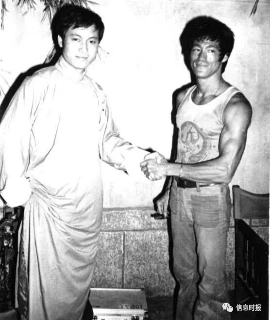 岳华与李小龙的珍贵合影 在tvb当了多年"甘草", 两度扮演陈凯琳爸爸