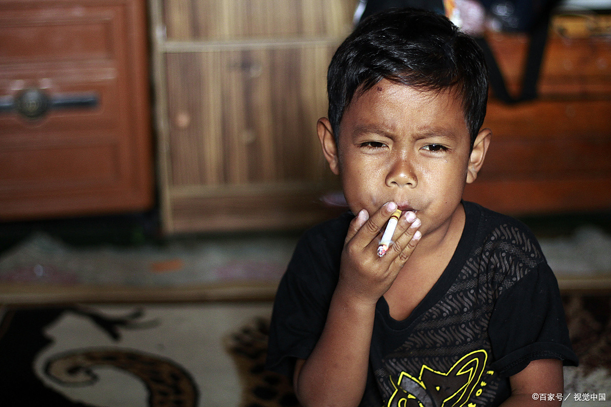 16岁孩子抽烟该怎么教育?别慌,试试这些方法,帮他健康成长