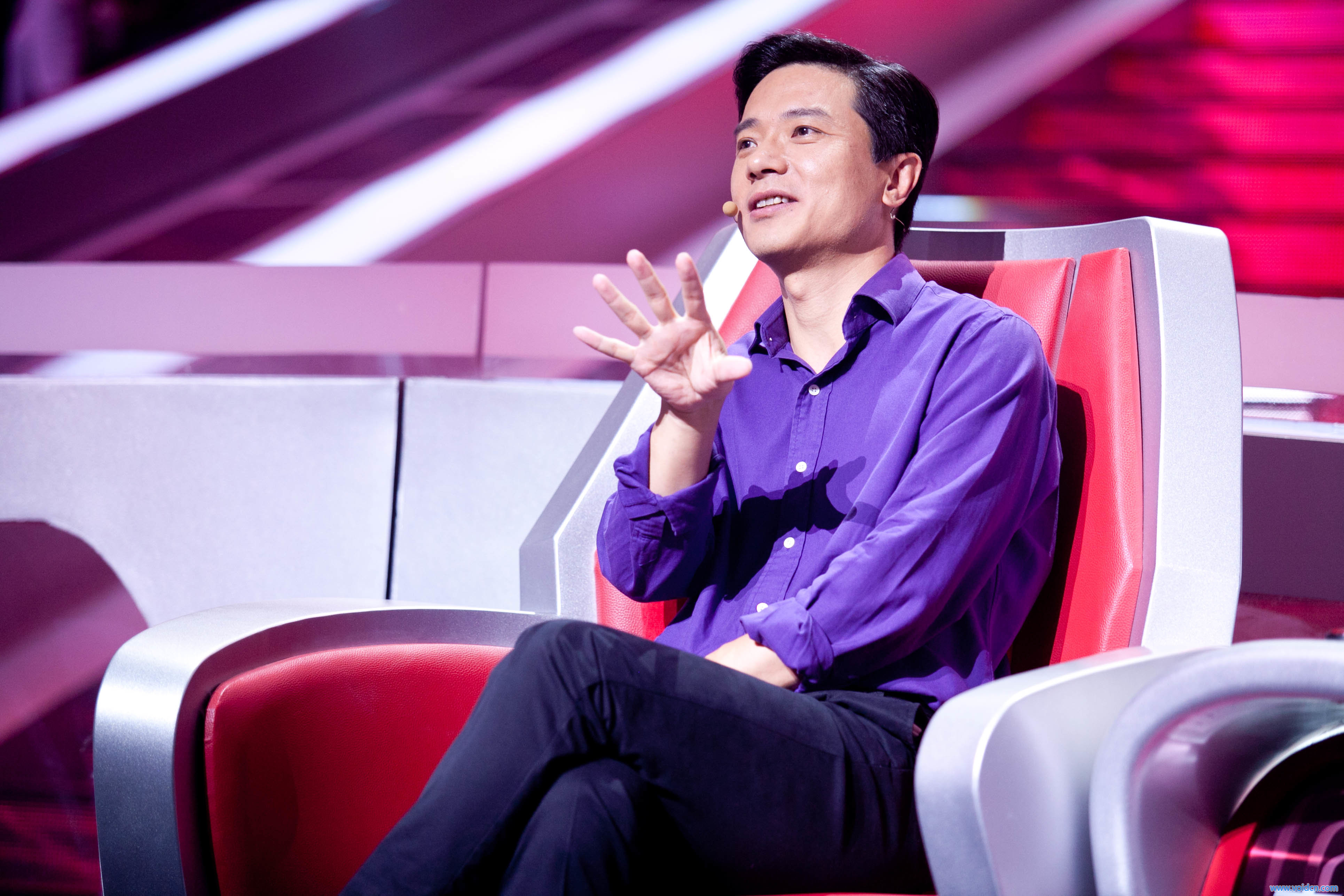 他被称为中国商界最帅的男人!女粉丝签名都忍不住偷看他