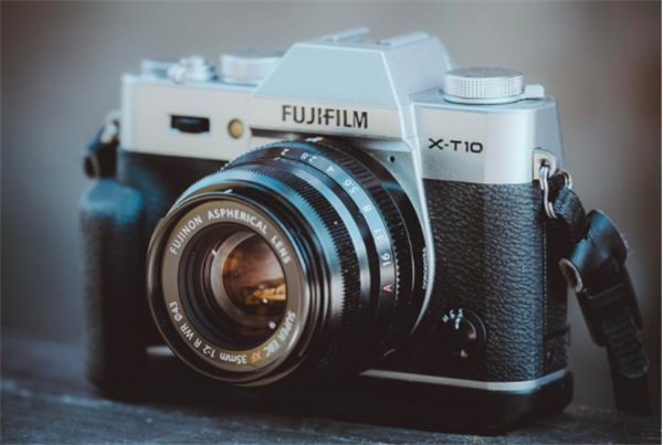 fujifilm xf10,不受摄影师的喜爱,但却是摄像师的宝贝