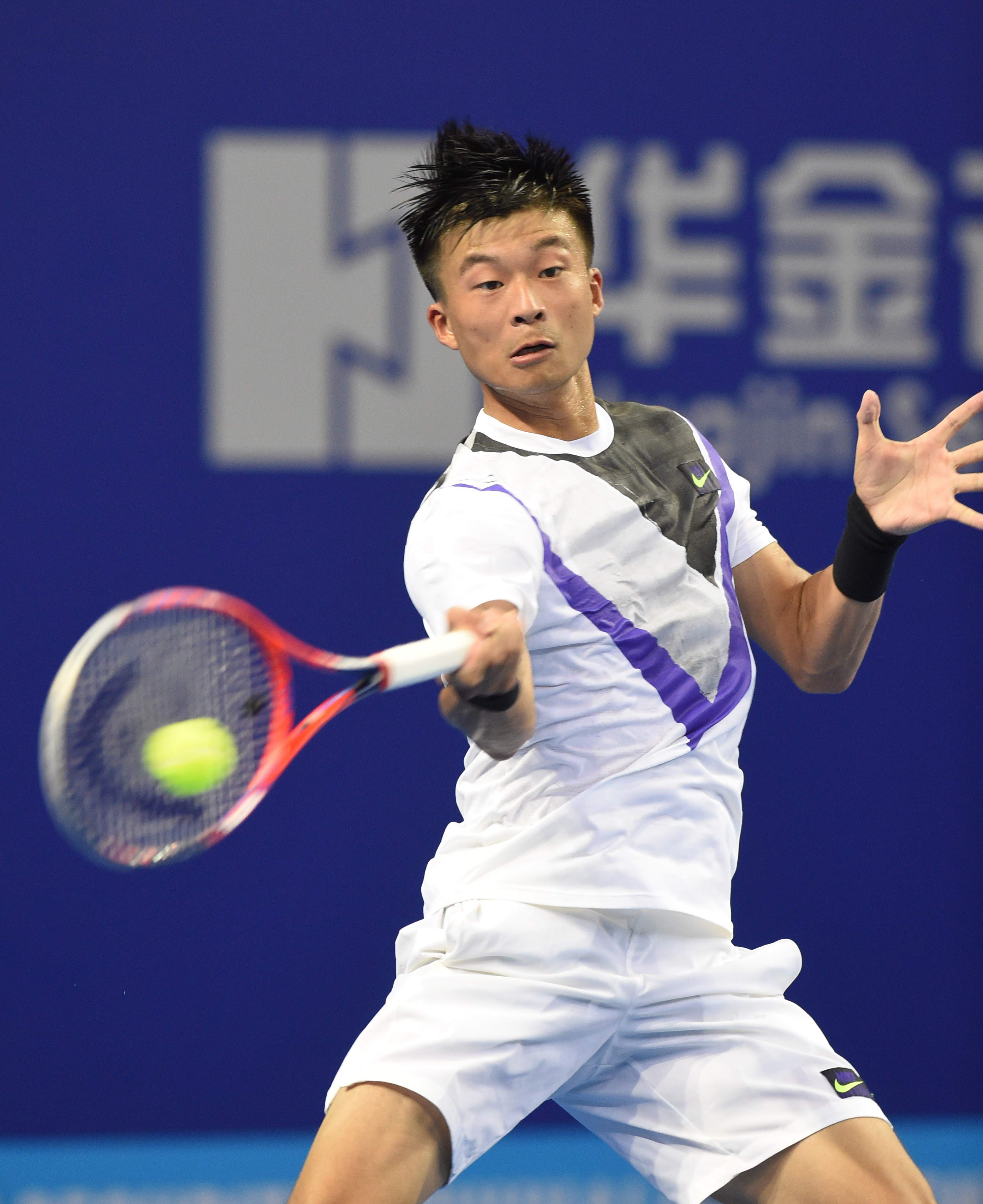 网球——珠海网球冠军赛:吴迪晋级第二轮