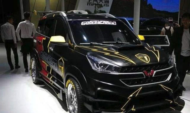 国外遇到出口版五菱宏光,网友:差距太大,国内这样上市要抢疯!