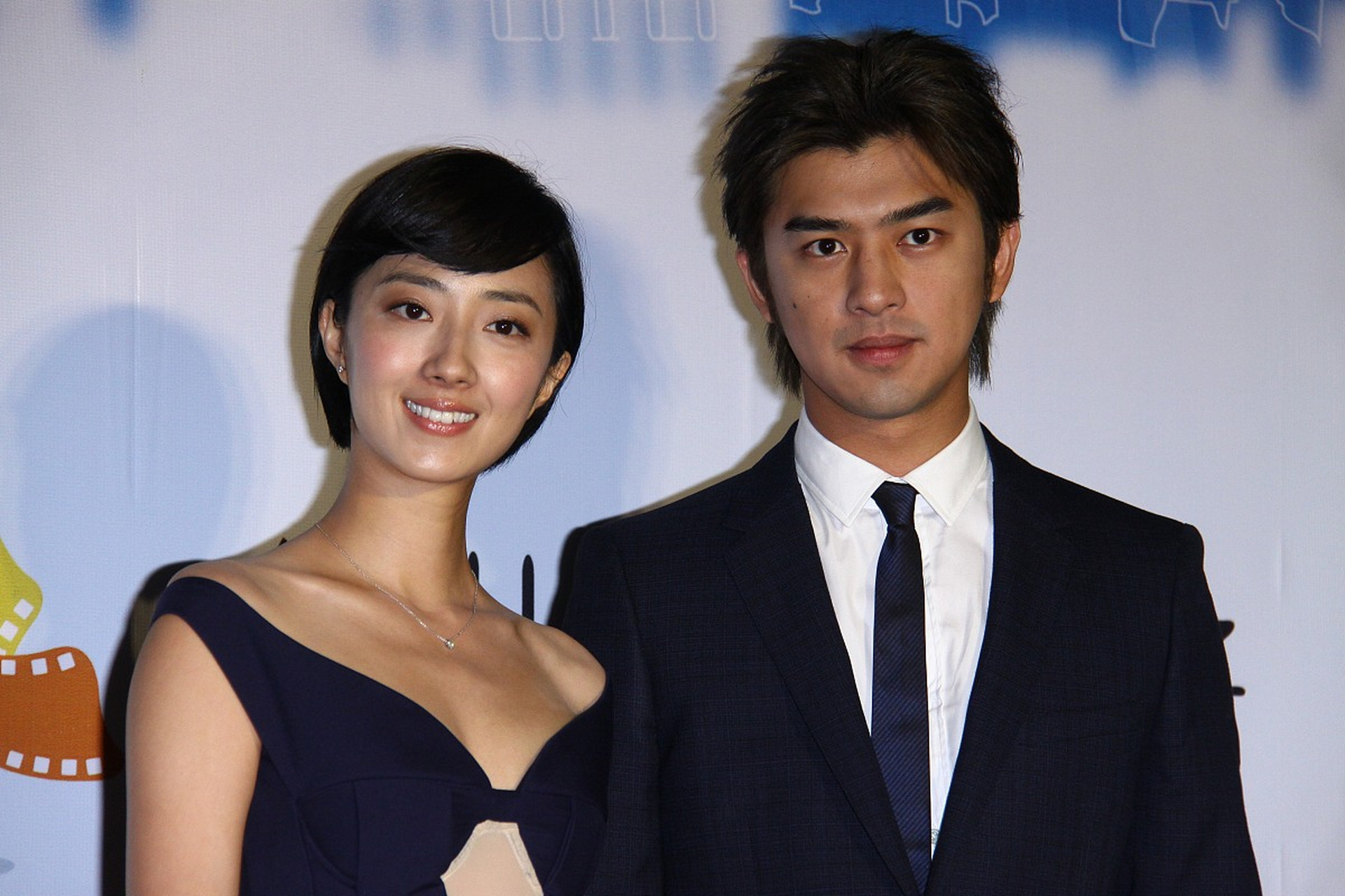 每到夏天都会想起《蓝色大门》.桂纶镁/陈柏霖.