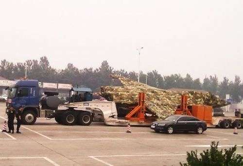 网络惊现"歼星舰压马路"!这种飞机或将成为中国空军下一代主力