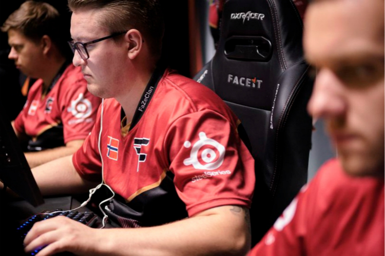 faze步枪手rain接受采访透露:liquid也曾邀请过我但太晚了