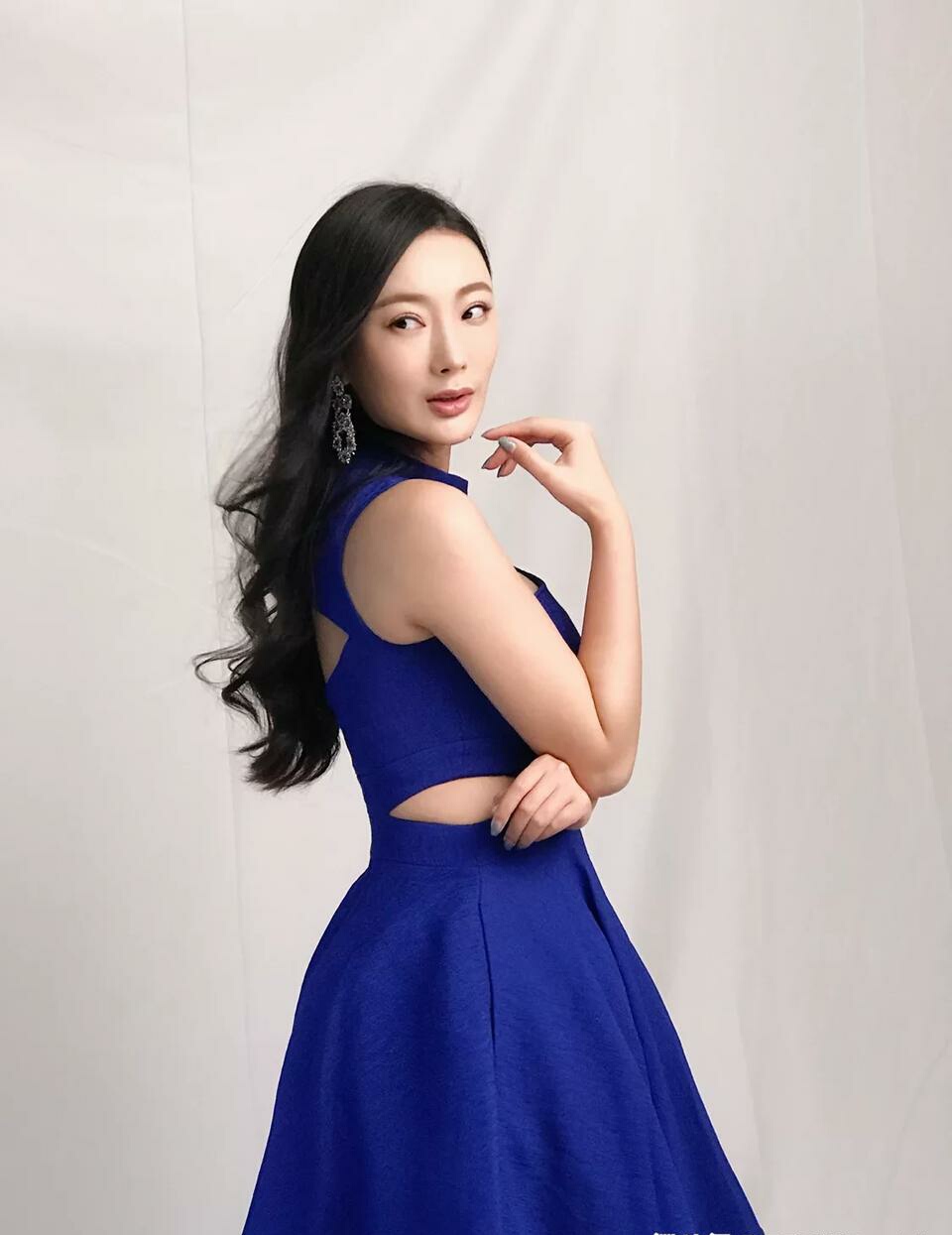 宅男女神王李丹妮就是这么霸气这么迷人