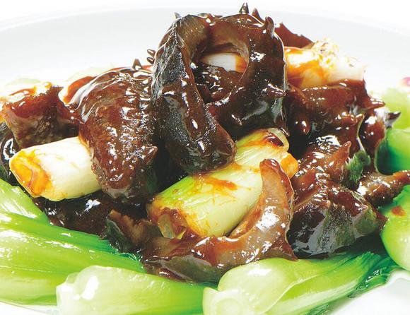 经典鲁菜大葱烧海参的家常做法,肉质细嫩,易于消化