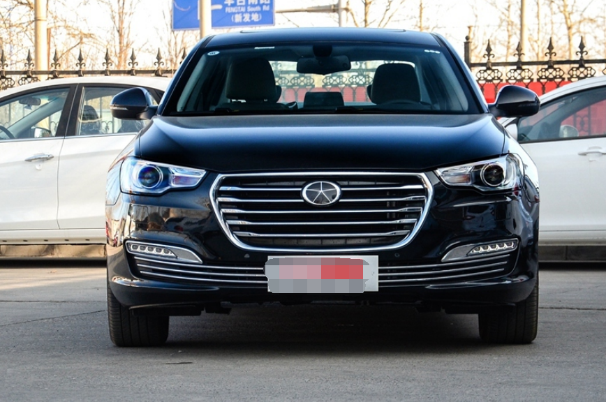 瑞风a60整车的设计简约,立体感十足,给人一种很高档的感觉