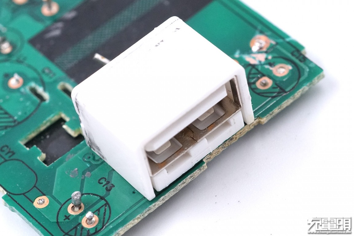 拆解报告:mi小米18w qc3.0快充充电器mdy-10-ed