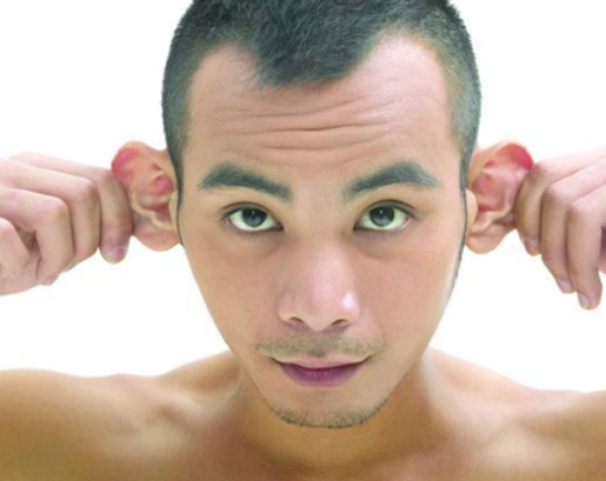 2,耳垂肥厚偏大