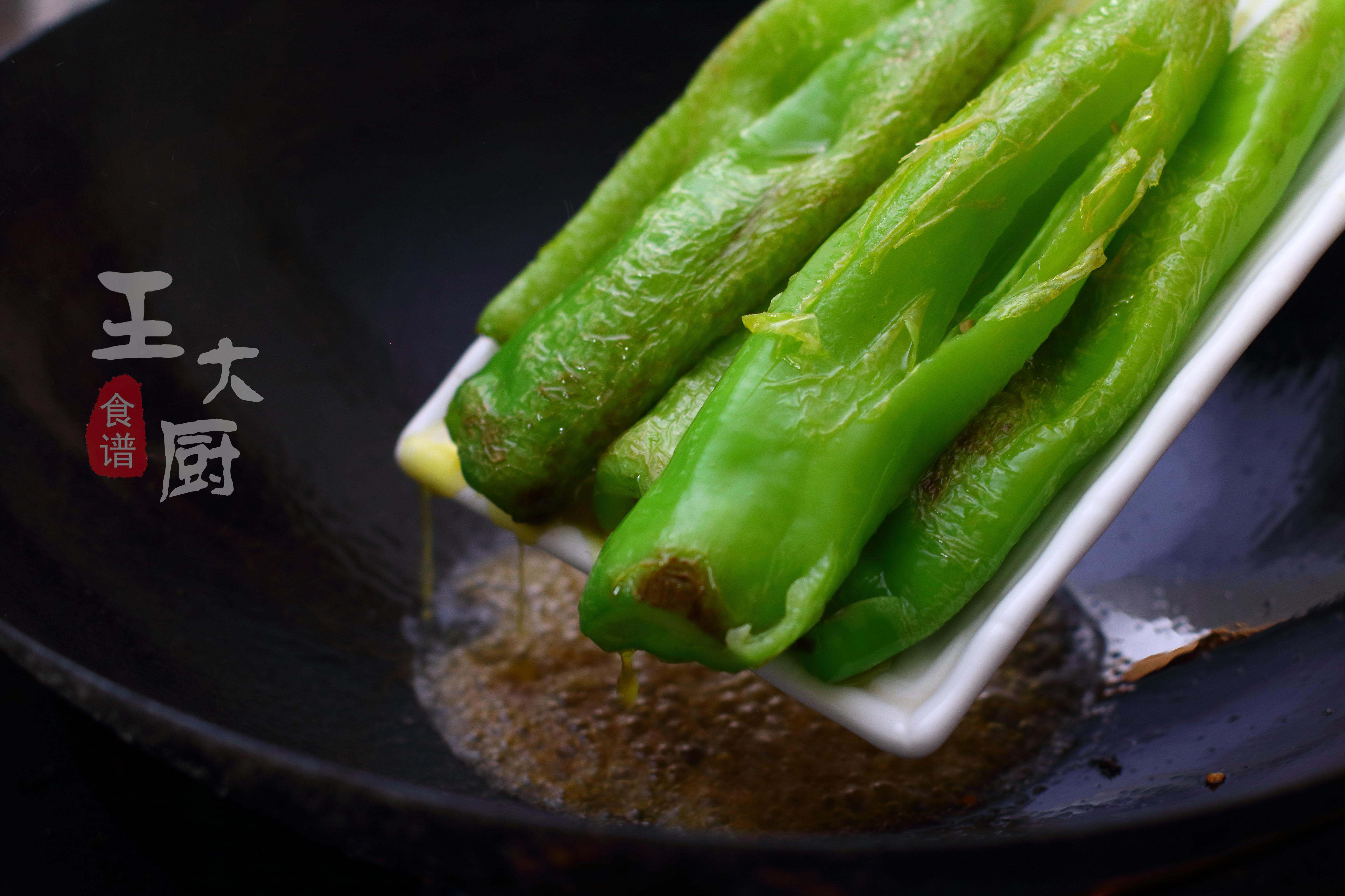 家常菜油焖辣椒经典做法,不油不腻,非常下饭,美味就这么简单