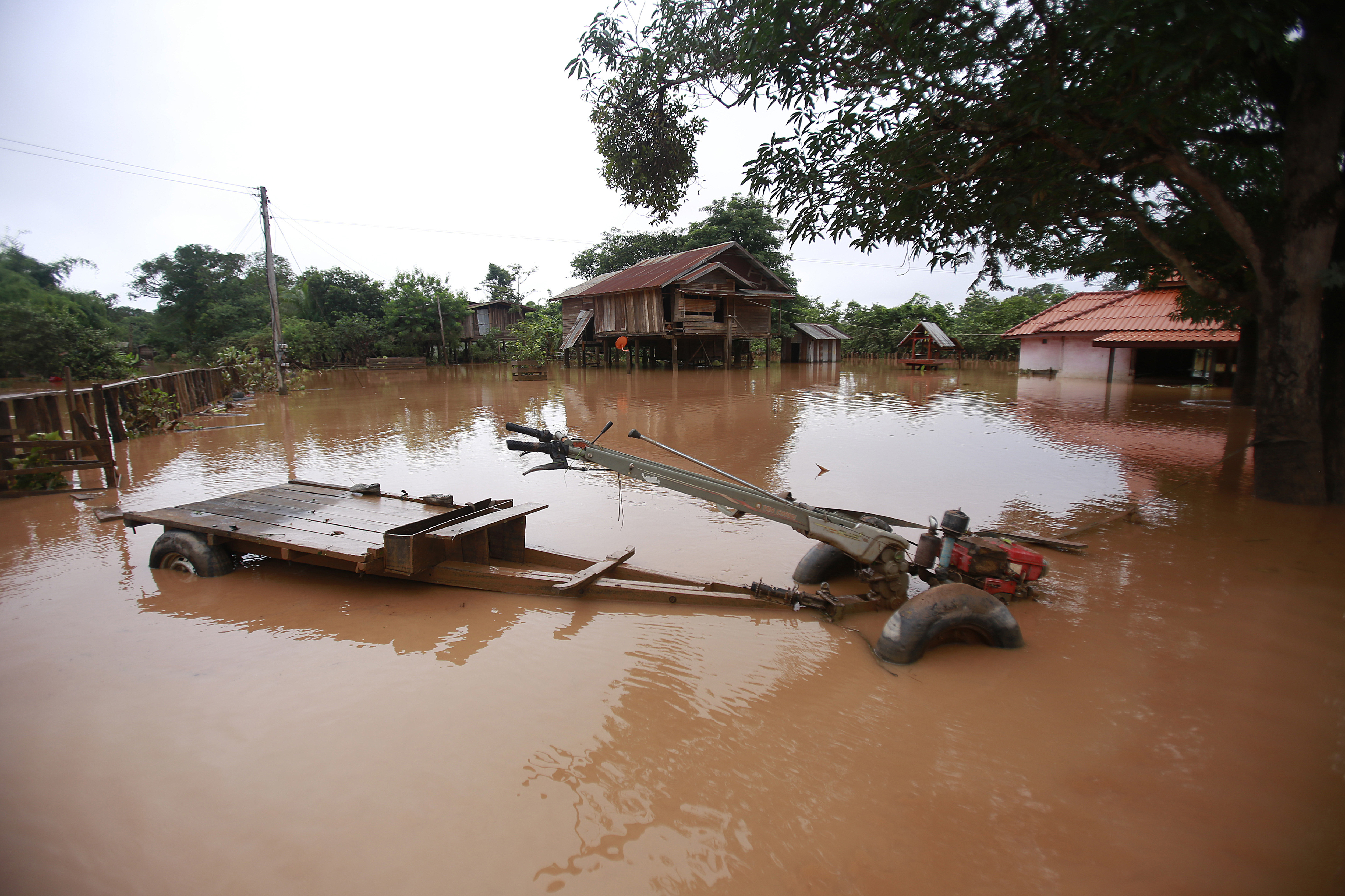 老挝溃坝事故搜救工作仍在继续(10)