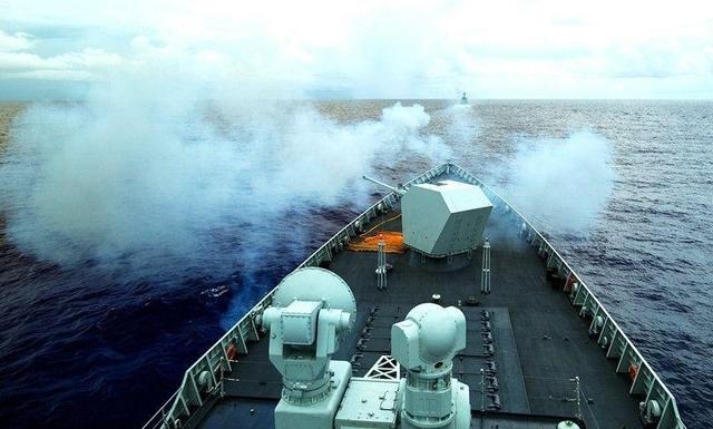 052d的黑科技越来越多!不止是甲板加长 连"苍蝇拍"也装上了