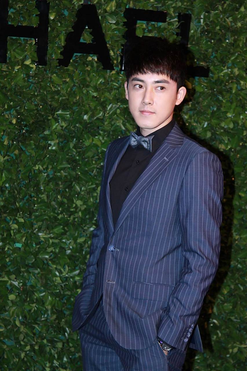 张远是07快男和至上励合的成员!这个发现引爆了全网.