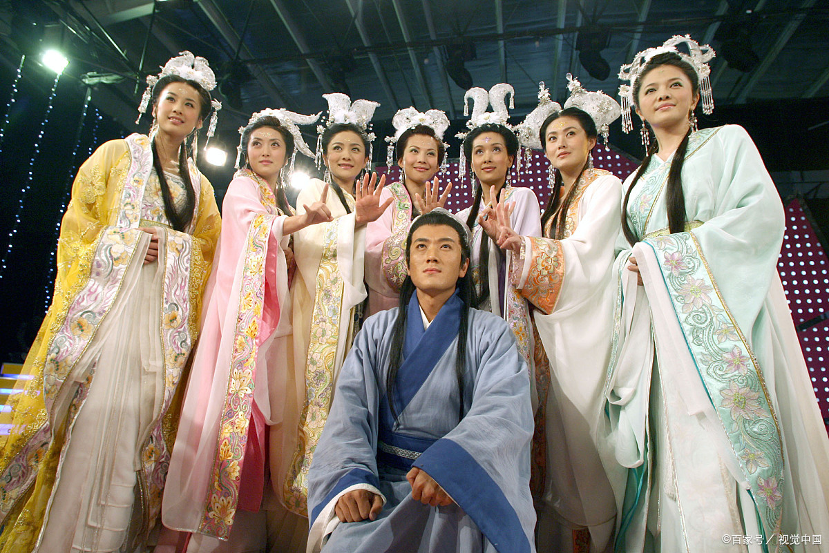 传说中,董永是一个勤劳朴实的青年,他住在董塘村,以耕种和编织为生.