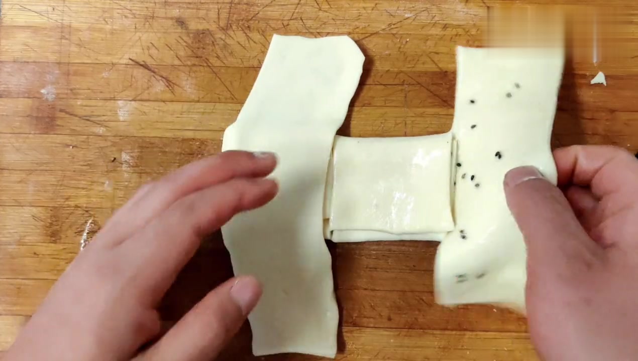宝宝家常餐8:做面食发糕取出一块用小油一煎 一道黄金发糕就成了