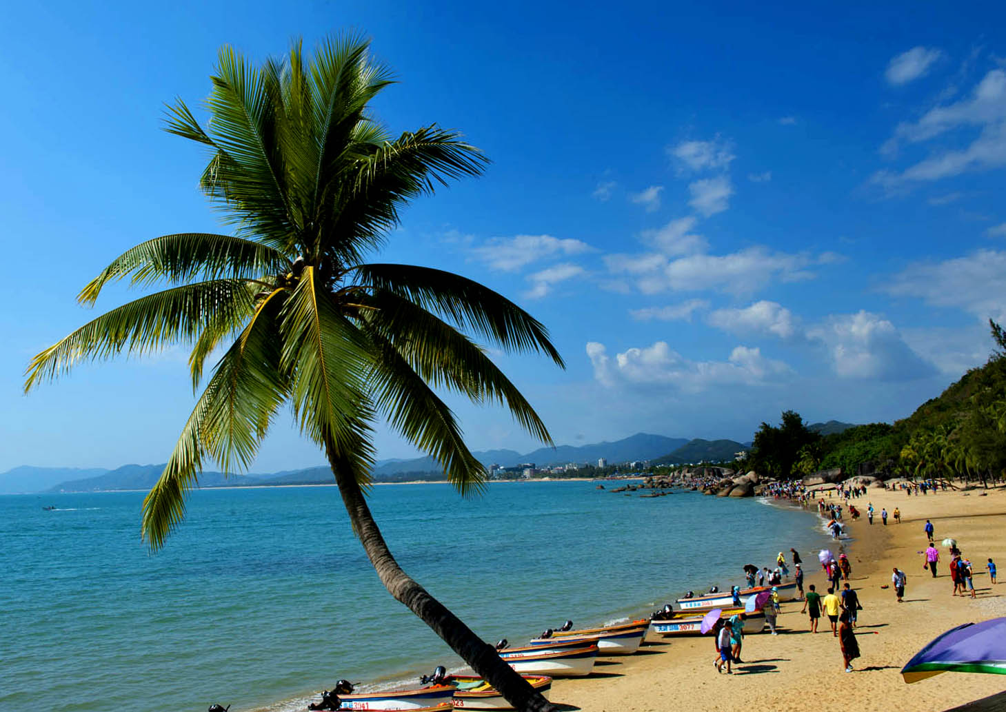 中国现在的沿海旅游城市谁最受欢迎,三亚被游客拉黑,第一得人心