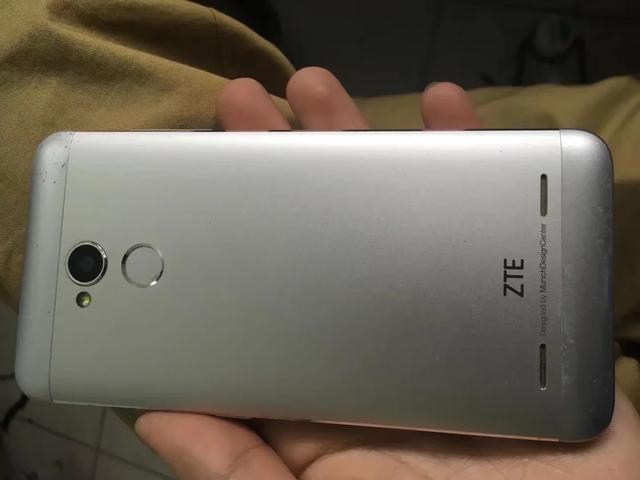 乐视手机的亲戚,188元中兴bladea2开箱评测