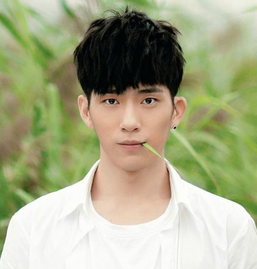 井柏然养的宠物猪小巧可爱惹人喜欢,粉丝却担心宠物猪逐渐变胖