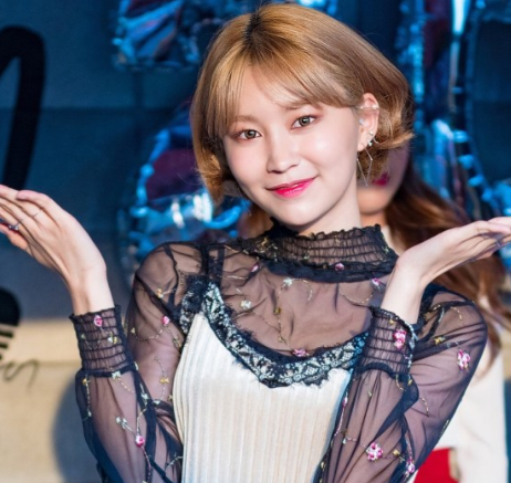 李慧彬一直都是一个很努力的人,虽然现在在韩国不是很火.