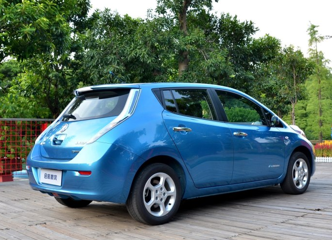 东风启辰-晨风,全身设计比例很协调,气场非常足,车型显得沉稳