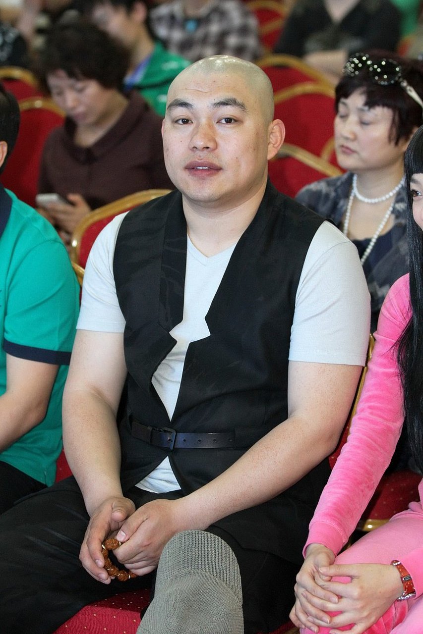 程野是赵本山大徒弟,却因一部作品被雪藏,如今只能转行当网红赚钱