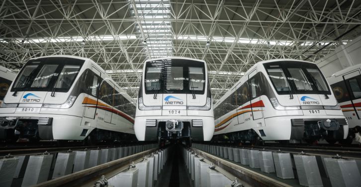 成都地铁10号线二期喜提首批新车,预计年底前正式开通!