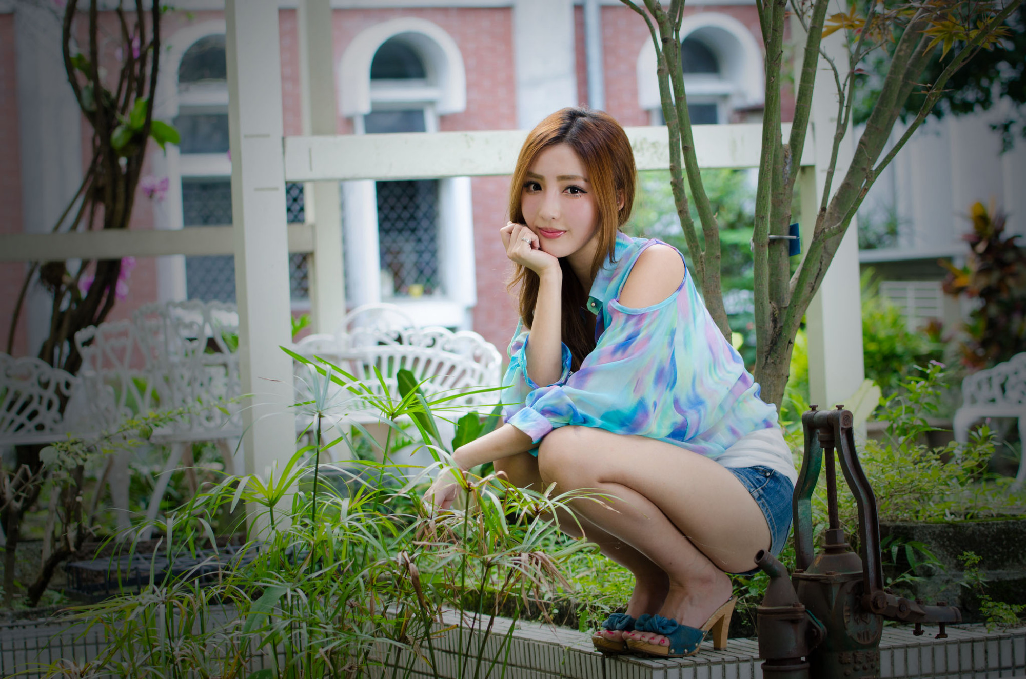 靓丽美女赵芸牛仔短裤清新写真