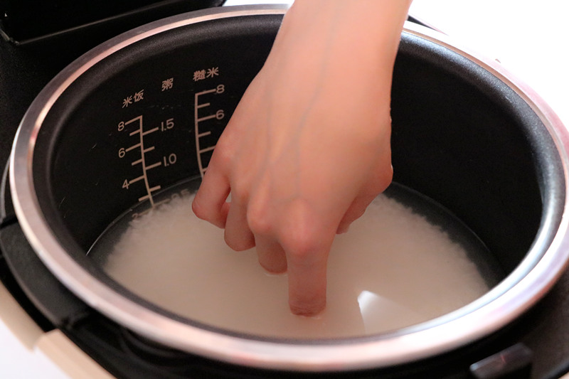 煮米饭时就差这一步,很多人一直在做错,难怪煮熟后没口感