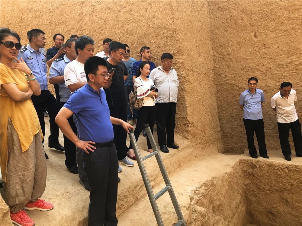 陕西:涉案赃款630万被盗文物402件 特大盗掘古墓葬案告破