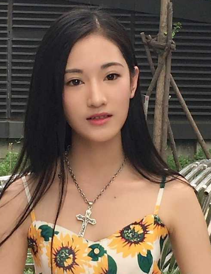 黄诗佳:长相甜美,温柔可人,充满少女气息的美人儿