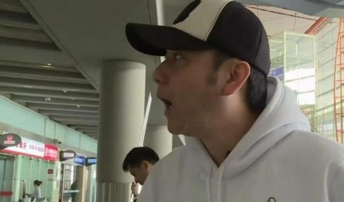 变形计:林依轮接机,看到农村女儿第一眼后,嘴巴张到鸡蛋那么大