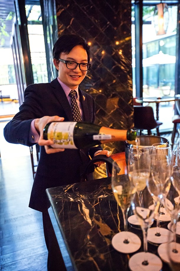 《willing人物志》专访成都侍酒师杨航stephen:侍酒师的穿衣法则x